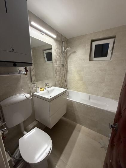 Apartament cu 4 camere decomandat în Lacul Tei