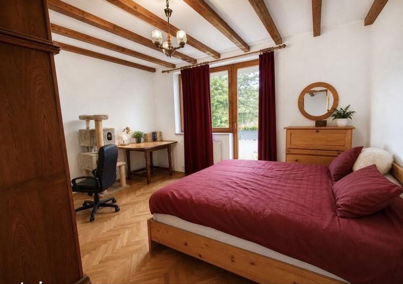Apartament cu 3 camere decomandat în Cornișa