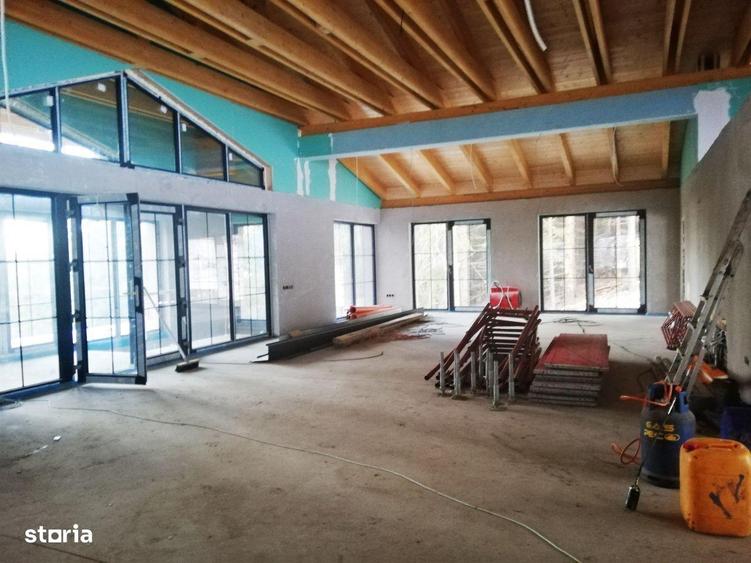 Casă cu Teren 1423 Mp în Central
