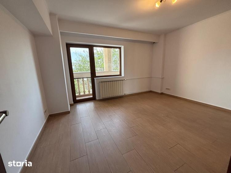 Apartament cu 3 camere în Centrul Civic