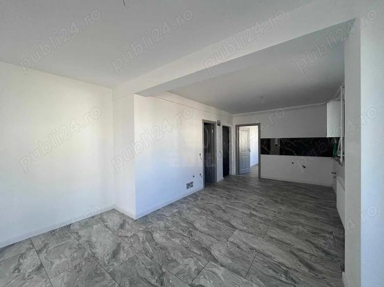 Apartament cu 3 camere semidecomandat în Florești