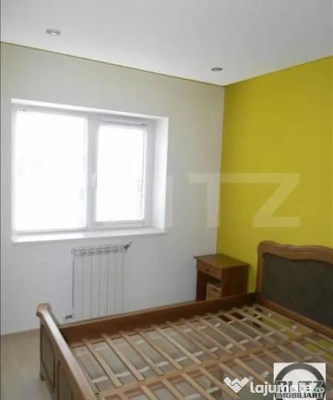 Apartament cu 3 camere semidecomandat în Plopilor