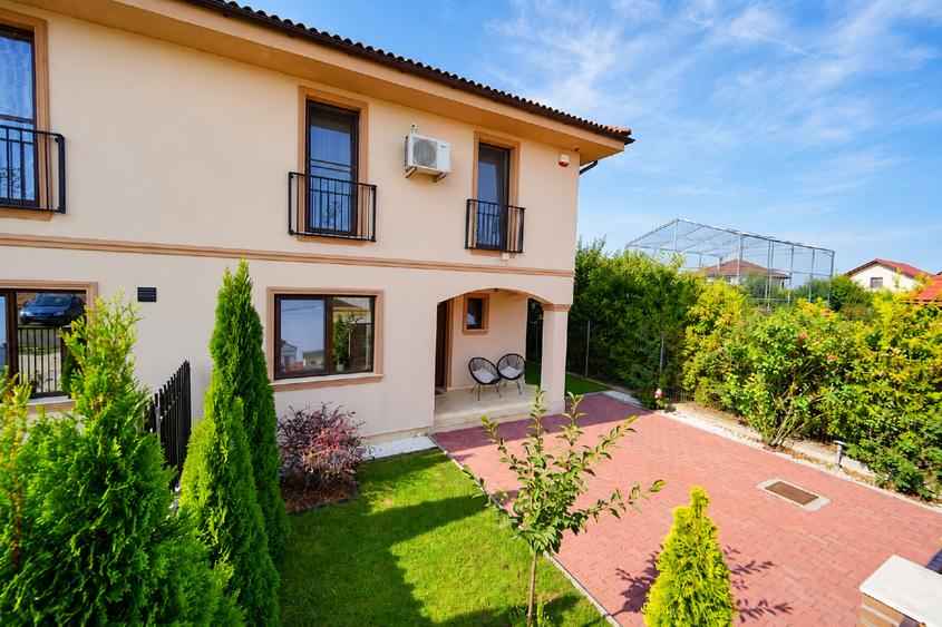 Duplex cu 4 camere cu Canalizare în Dumbrăvița
