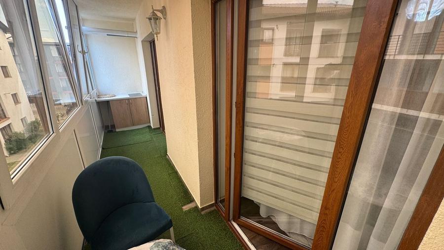 Apartament cu 2 camere, mobilat în Est