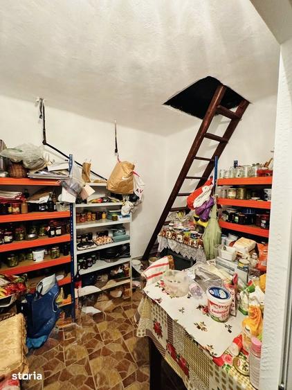 Casă cu 4 camere cu Teren 1345 Mp în Central