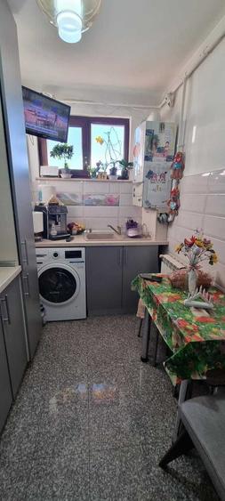 Apartament cu 2 camere decomandat în Exterior Vest