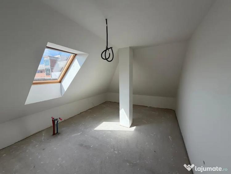 Apartament cu 3 camere decomandat în Florești
