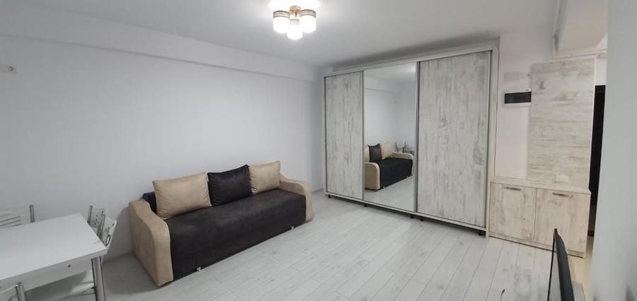 Apartament cu 2 camere decomandat în Roșu