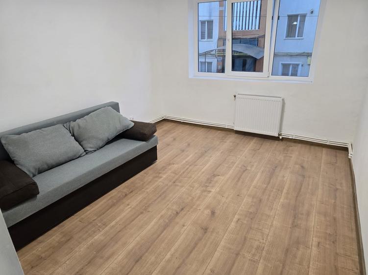 Apartament cu 2 camere semidecomandat în Bistrița