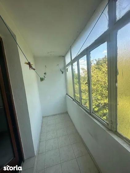 Apartament cu 3 camere decomandat, mobilat în Rahova