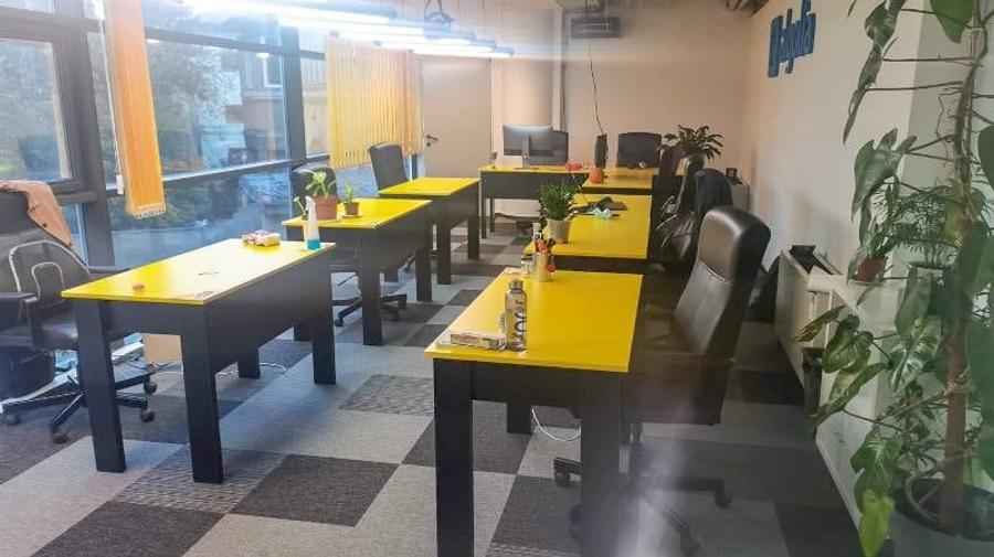 Birou, de 206 mp, în Universitate