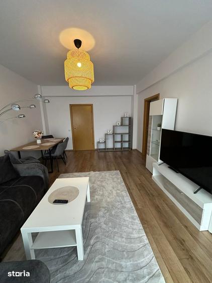 Apartament cu 2 camere semidecomandat în Central