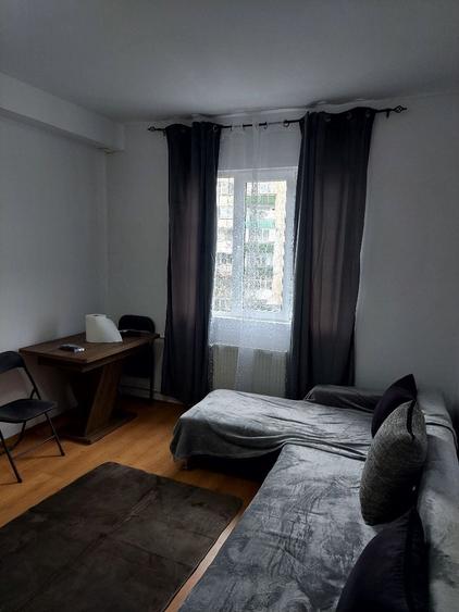 Garsonieră decomandată în Central