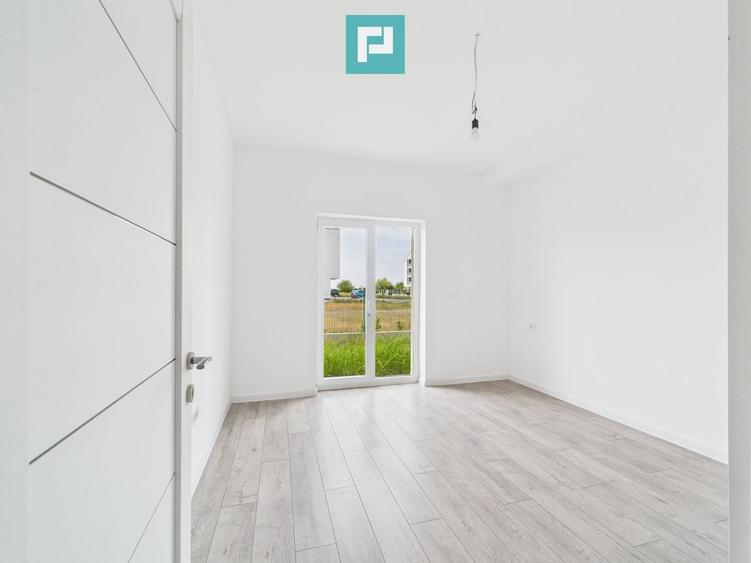 Apartament cu 3 camere semidecomandat în Torontalului