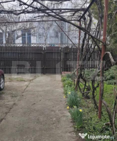 Casă cu 3 camere cu Teren 400 Mp în Central