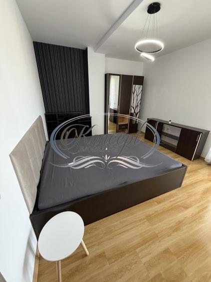 Apartament cu 3 camere semidecomandat, mobilat în Semicentral