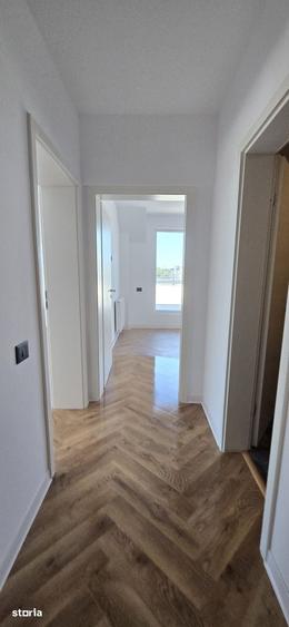 Apartament cu 3 camere în Tractorul