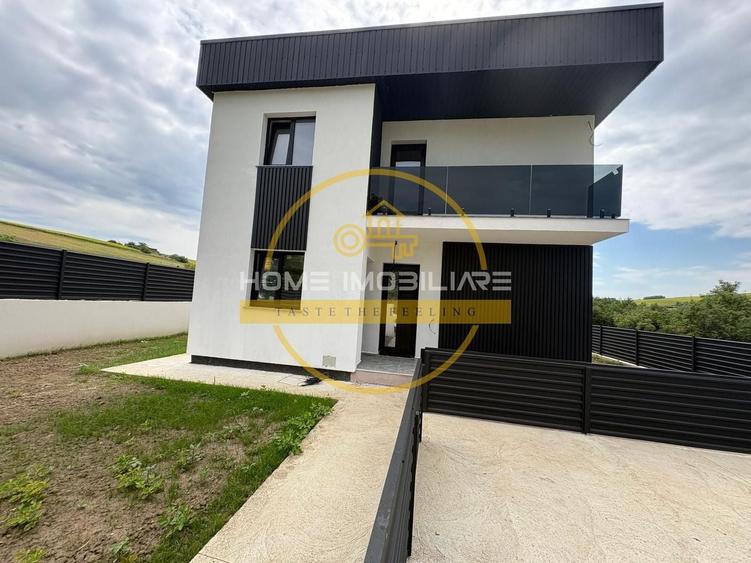 Casă individuală cu 4 camere cu Canalizare în Vulturi