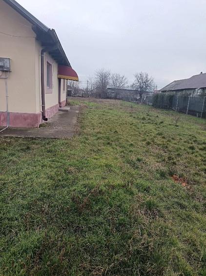Casă cu 3 camere cu Teren 1000 Mp în Conduratu