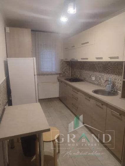 Apartament cu 3 camere semidecomandat, mobilat în Mănăștur