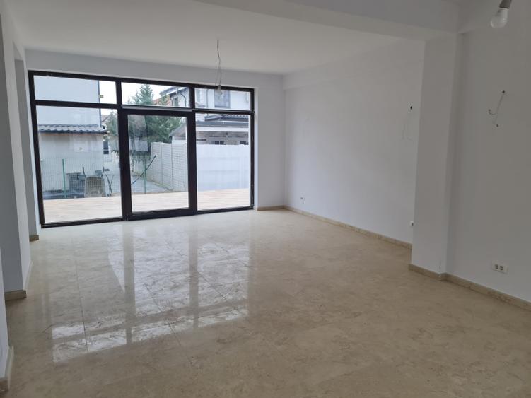 Casă cu 4 camere cu Canalizare în Exterior Vest