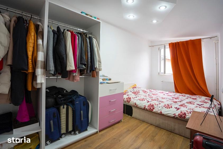 Casă cu 5 camere cu Teren 181 Mp în Rogerius
