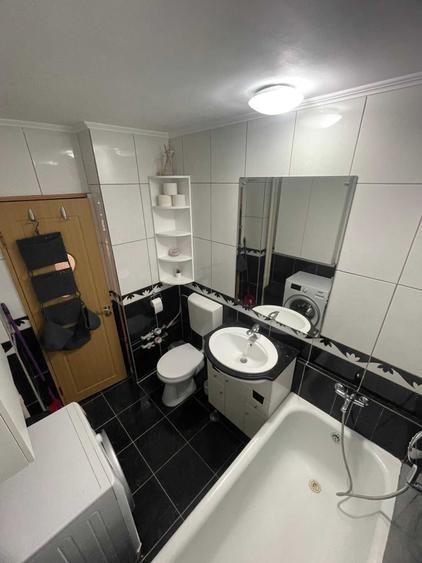 Apartament cu 2 camere decomandat în Crângași