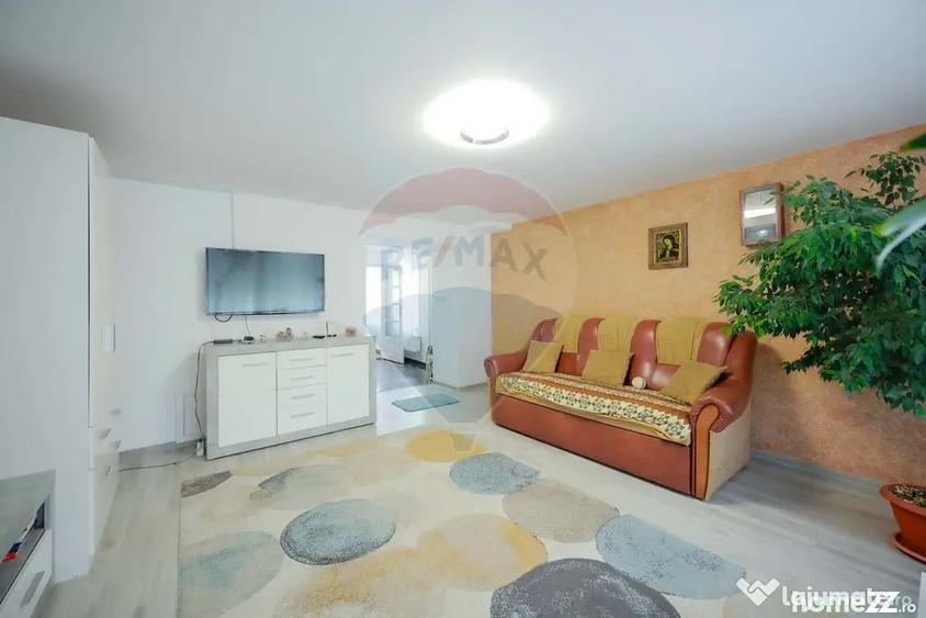 Casă cu 5 camere cu Teren 395 Mp în Central