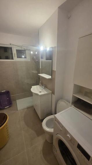 Apartament cu 3 camere decomandat în Spitalul Județean