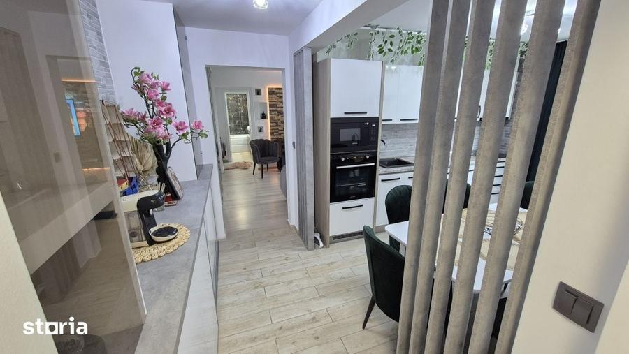 Apartament cu 3 camere semidecomandat în Central
