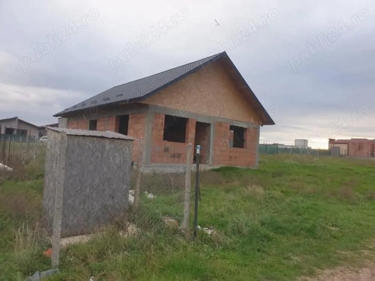 Casă cu 4 camere în Bârlad