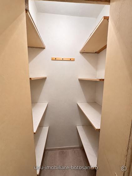 Apartament cu 2 camere semidecomandat în Ultracentral