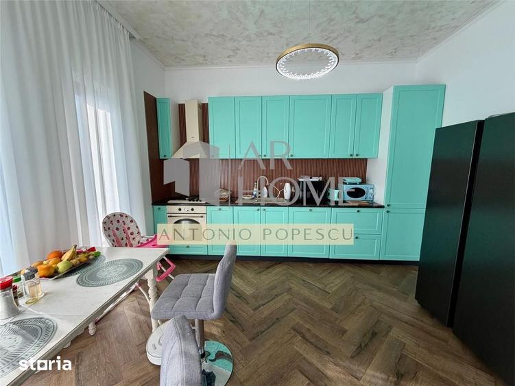 Casă cu 5 camere cu Teren 300 Mp în Târgșoru Vechi