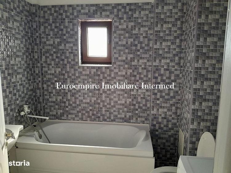 Apartament de inchiriat cu 2 camere, situat in zona Km 5 - 3