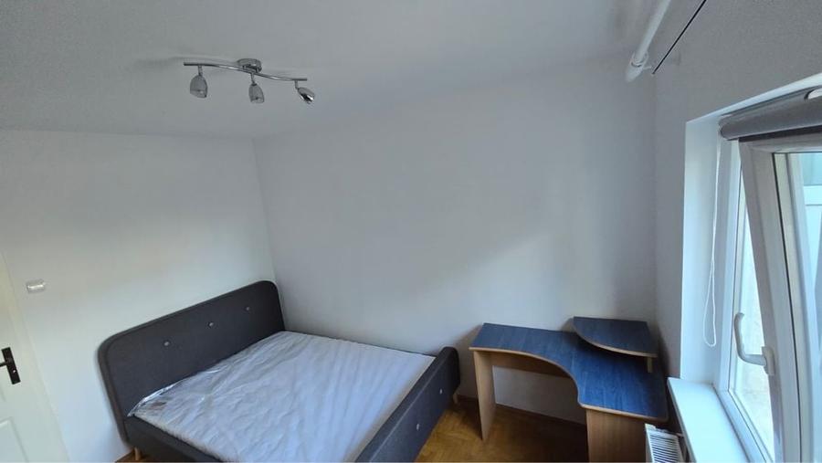 Apartament cu 3 camere decomandat în Girocului