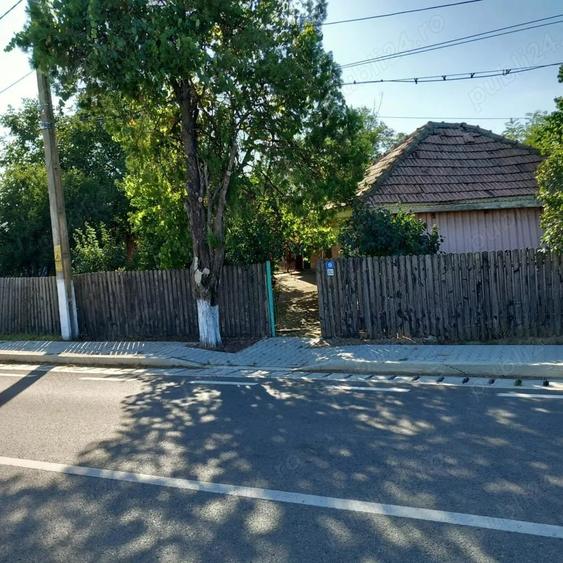 Casă cu 3 camere cu Teren 766 Mp în Sălciile