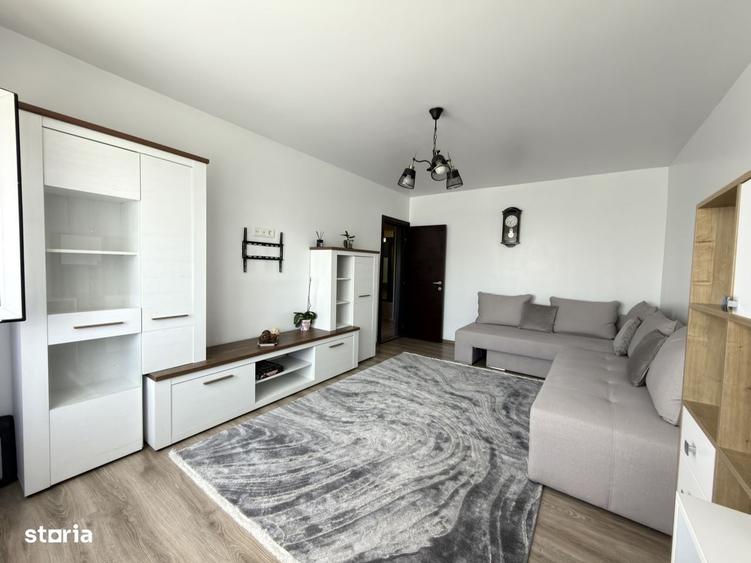 Apartament cu 3 camere decomandat în Girocului