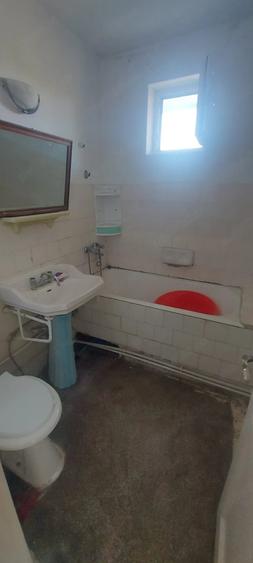 Apartament cu 2 camere semidecomandat în Calea Galați