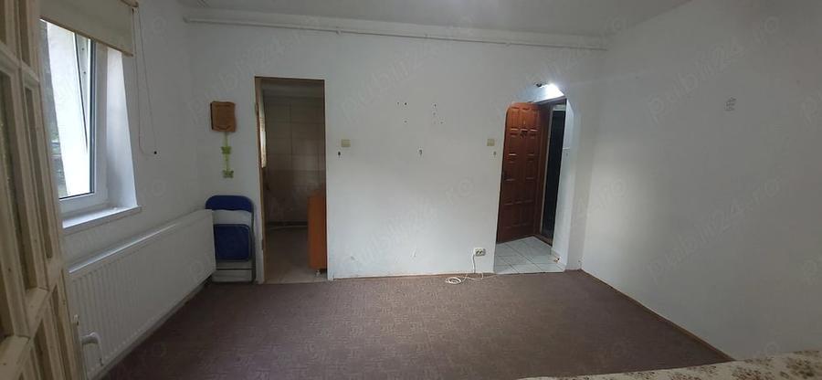 Apartament cu 2 camere nedecomandat în Central