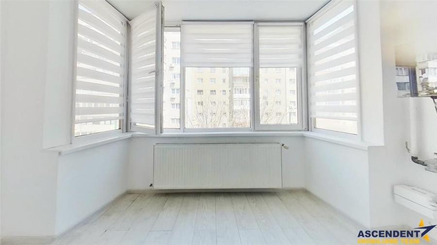 Apartament cu 3 camere decomandat în Griviței