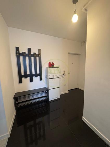 Apartament cu 3 camere semidecomandat, mobilat în Șelimbăr