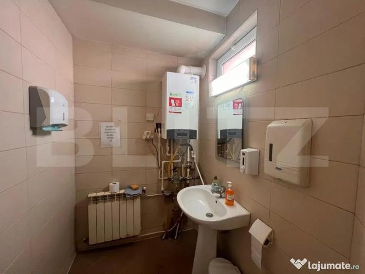 Spațiu comercial, de 248 mp, în Rovine