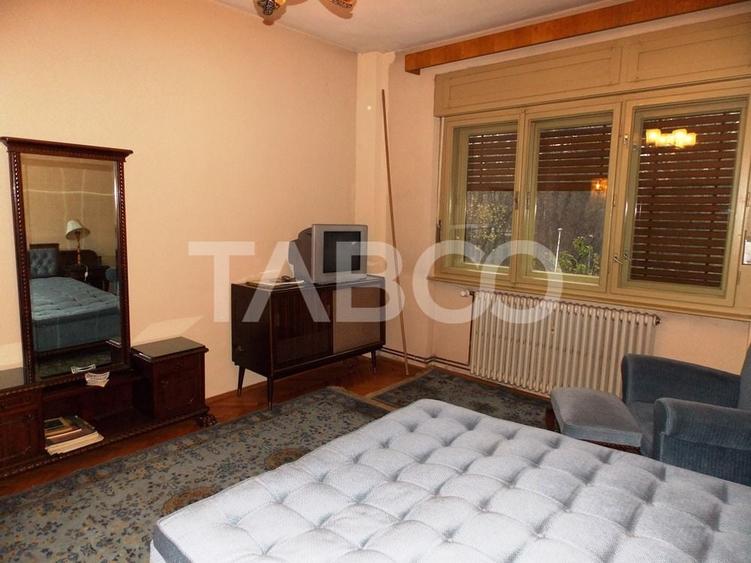 Apartament cu 3 camere decomandat, mobilat în Sub Arini