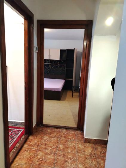 Apartament cu 3 camere decomandat în Est