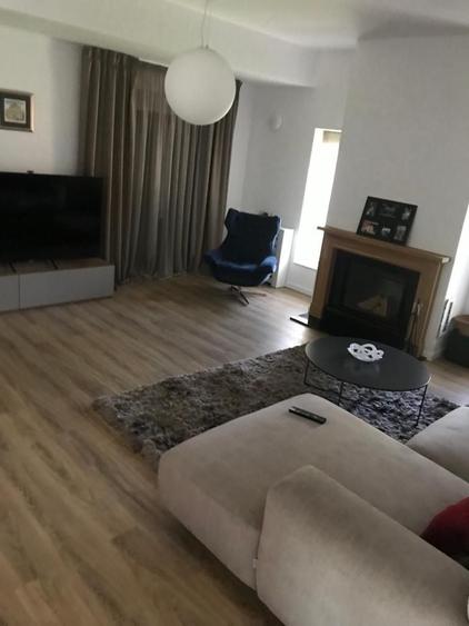 Casă individuală cu 8 camere cu Piscina în Snagov