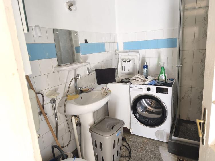 Cladire cu 2 apartamente, un spatiu comercial si anexe - Semicentral - 13