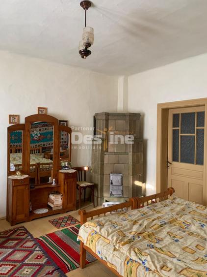 Casă cu 5 camere cu Teren 2793 Mp în Brusturoasa