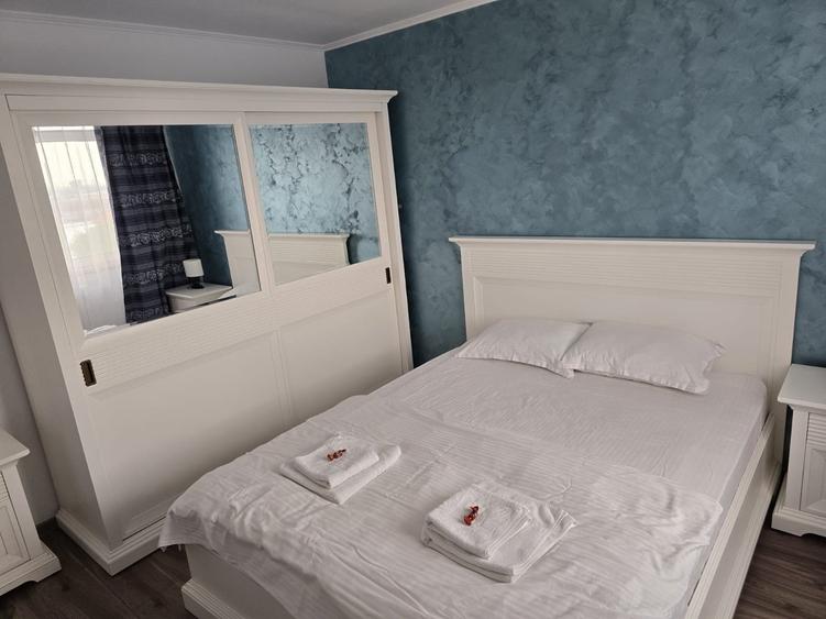 Apartament cu 2 camere semidecomandat în Cazino