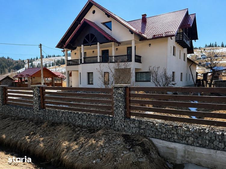 Casă cu 8 camere cu Teren 10732 Mp în Breaza