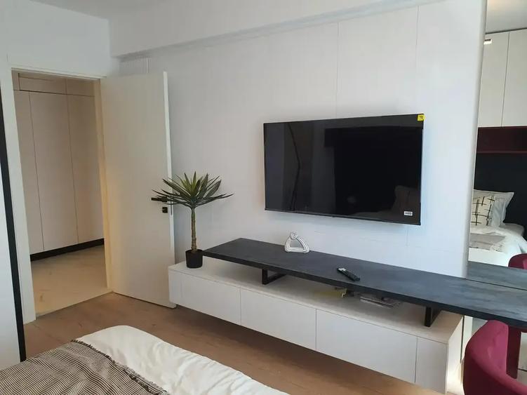 Apartament cu 3 camere decomandat în Titan